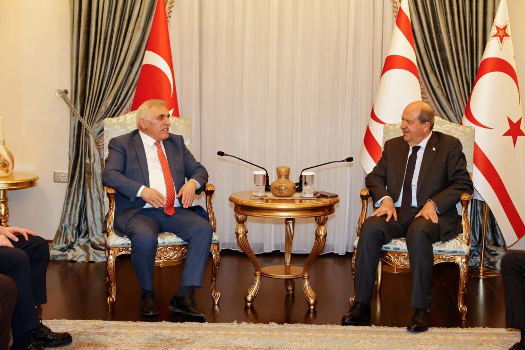 Cumhurbaşkanı Tatar AK Parti Sakarya Milletvekili Ali İnci ve beraberindeki heyeti kabul ederek görüştü. – BRTK