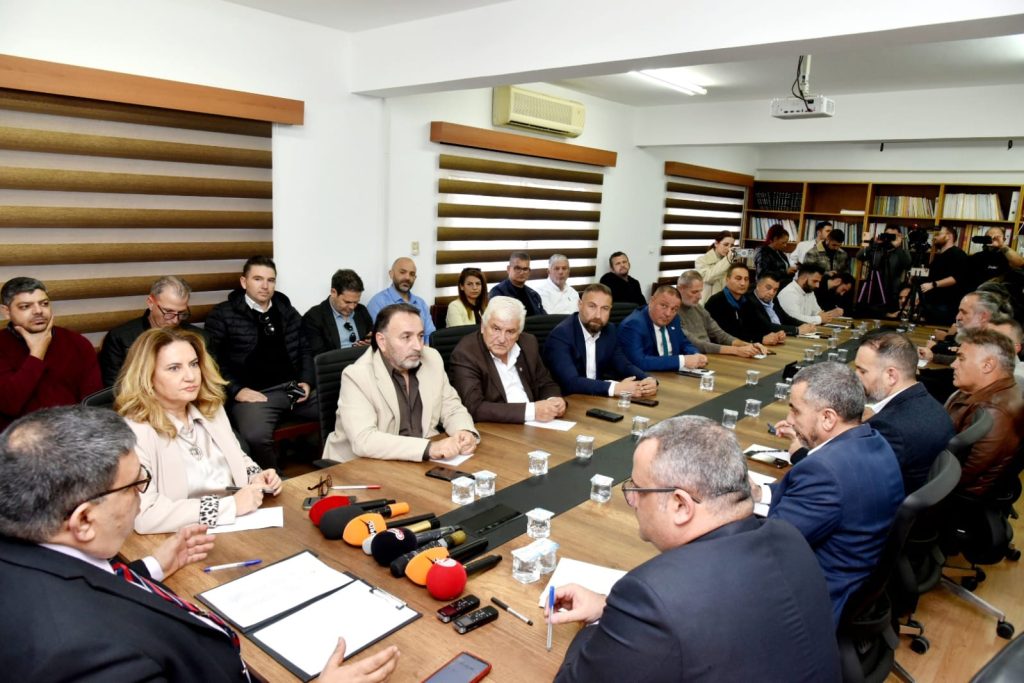 Bakan Berova, hayat pahalılığı ödeneği konusunda sendikalarla bir araya geldi – BRTK