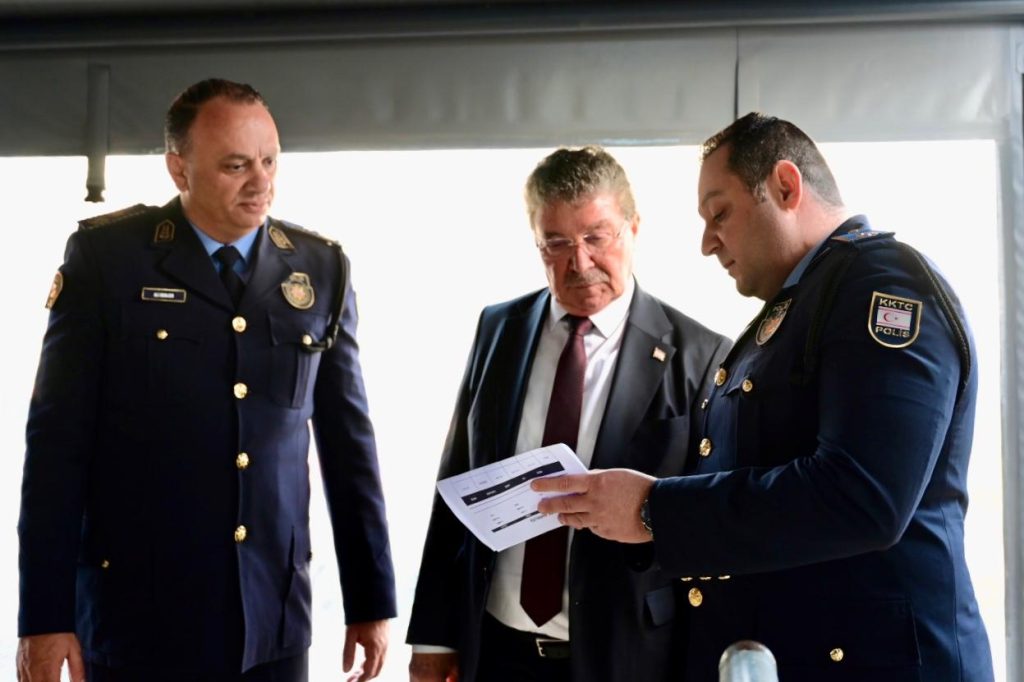 Başbakan Ünal Üstel, Girne Polis Müdürlüğü’nü ziyaret etti – BRTK