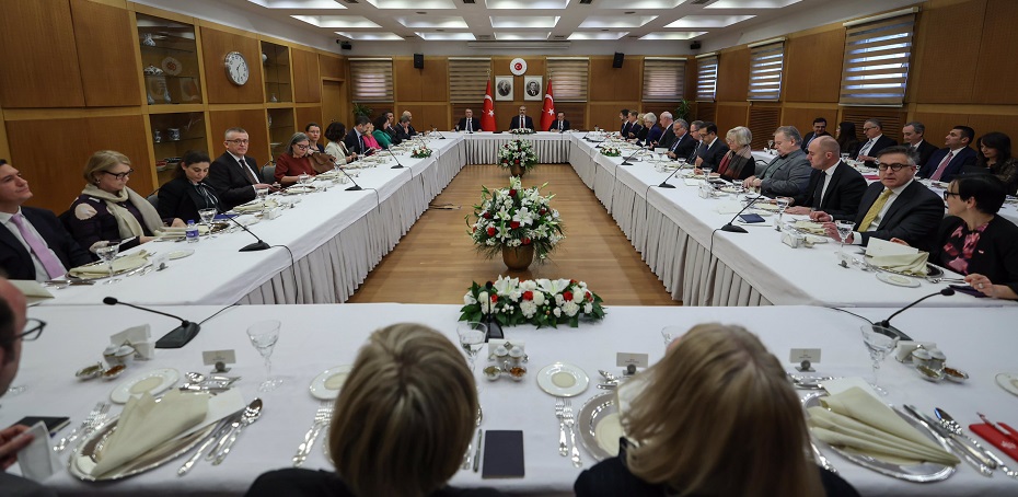 Türkiye Dışişleri Bakanı Fidan, AB üyesi ülkelerin büyükelçilerini kabul etti – BRTK