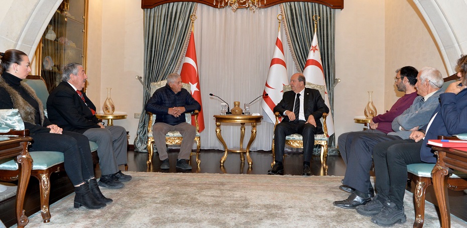 Cumhurbaşkanı Tatar, çam kese böceğinin yarattığı sorunları ve yapılabilecekleri görüşmek için ilgili dernek yetkililerini kabul etti – BRTK