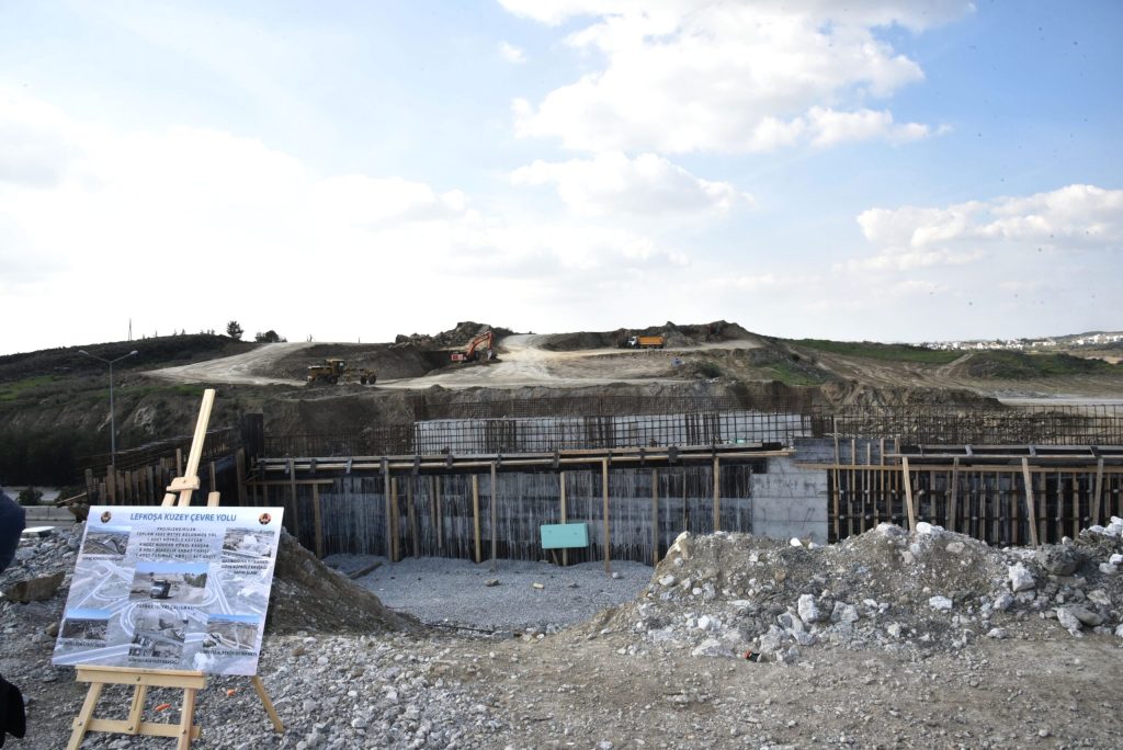 Karayolları Dairesi sürücüleri uyardı:Girne yolunda köprülü kavşak projesi için patlatma yapılacak – BRTK