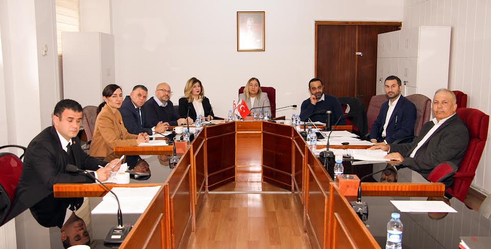 Hukuk, Siyasi İşler, Dışilişkiler ve Savunma Komitesi gündemindeki üç tasarı ve bir yasa önerisini görüştü – BRTK