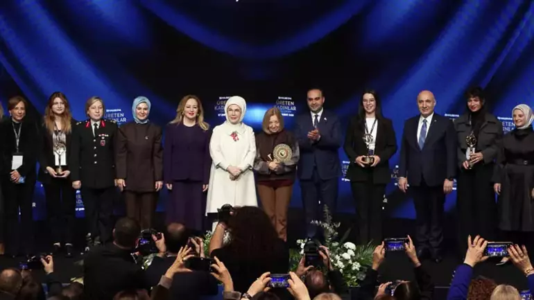 “Halkbank Üreten Kadınlar Yarışması Ödül Töreni” İstanbul’da yapıldı…Sibel Tatar:Kadının mücadele edeceği daha çok nokta var, mücadelemiz sürecek – BRTK