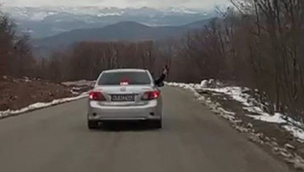 Otomobilden havaya ateş açan silahlı maganda yakalandı – Son Dakika Türkiye Haberleri