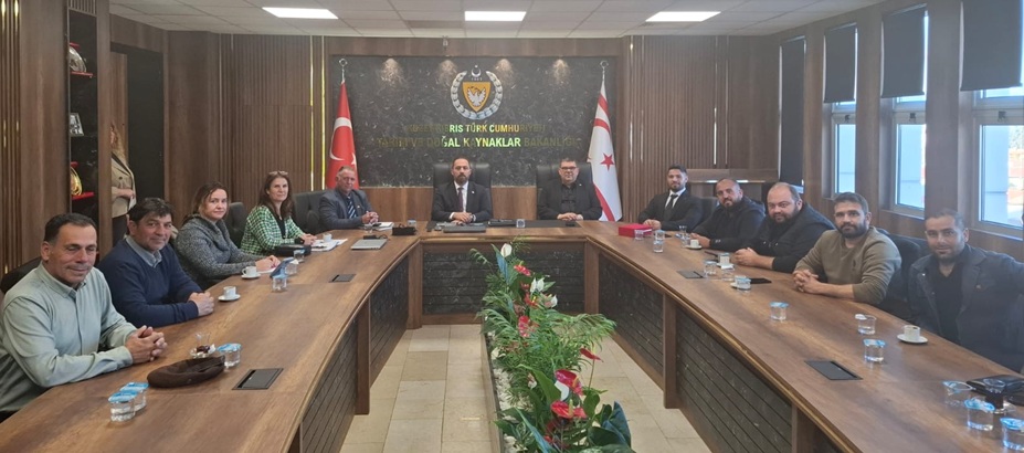 Tarım ve Doğal Kaynaklar Bakanı Çavuş, Fransa’daki Hayvancılık Fuarında KKTC’yi temsil eden üreticileri kabul etti – BRTK