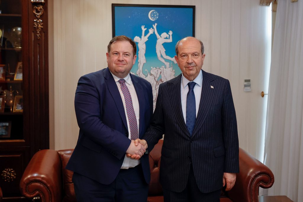 Cumhurbaşkanı Tatar İngiltere’nin Avrupa ve Kuzey Amerika’dan Sorumlu Bakanı Doughty’i kabul etti – BRTK