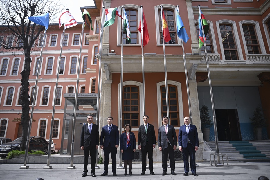 Türk Devletleri Teşkilatının yenilenen bayrağı nedeniyle İstanbul’da bayrak çekme töreni düzenlendi – BRTK