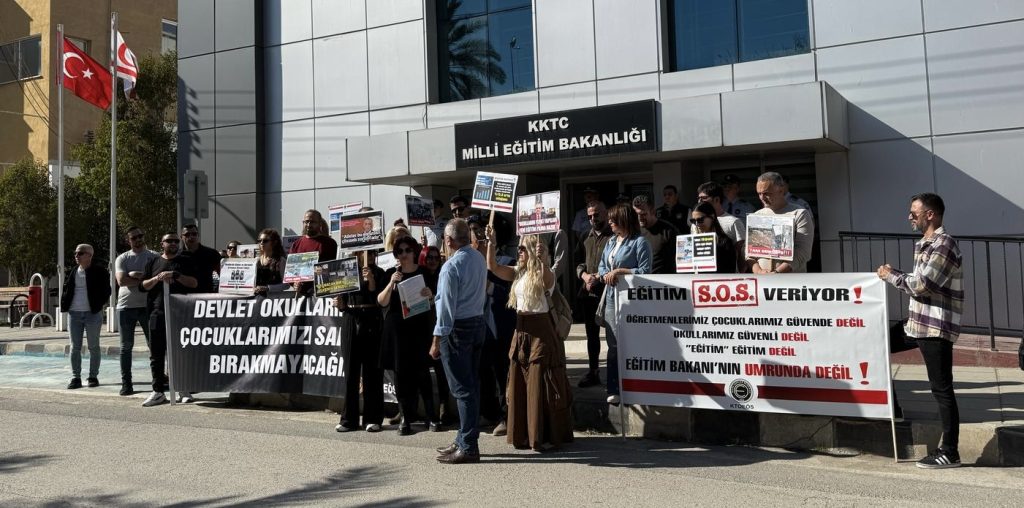 KTOEÖS, Milli Eğitim Bakanlığı önünde eylem yaptı:Devlet okullarını ve çocuklarımızı sahipsiz bırakmayacağız – BRTK