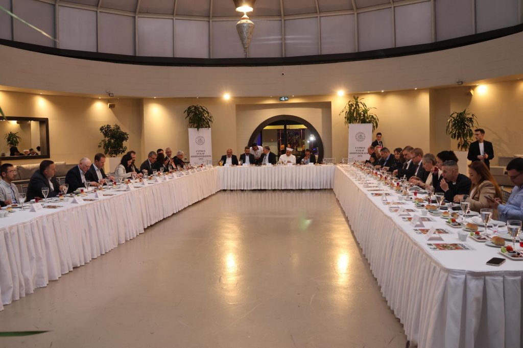 Güney Kıbrıs’ta görev yapan büyükelçiler Vakıflar İdaresi’nin iftar yemeğinde ağırlandı – BRTK