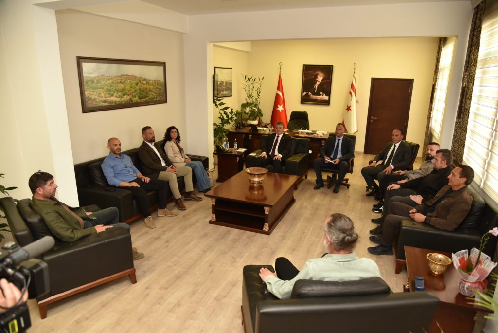 Başbakan Üstel, KTOEÖS ve KTÖS yetkilileri ile görüşüyor – BRTK