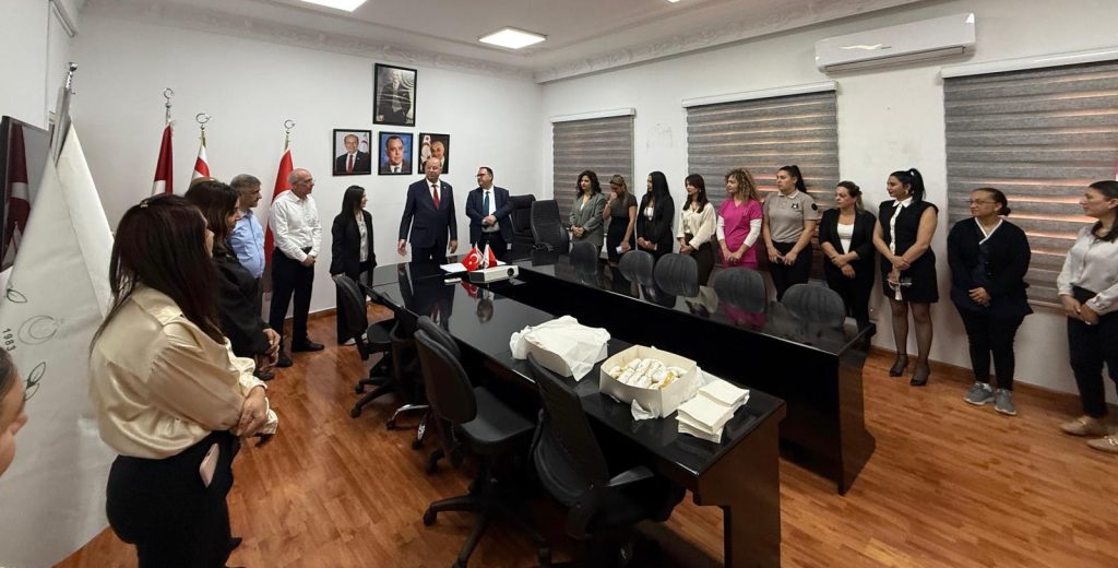 Sağlık Bakanı Dinçyürek, bakanlık personelinin bayramını kutladı – BRTK