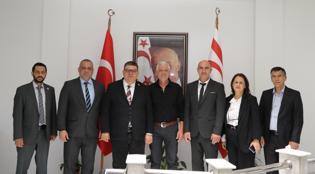 Maliye Bakanı Berova, bakanlık ve bakanlığa bağlı dairelerde görev alan personel ile bayramlaştı – BRTK