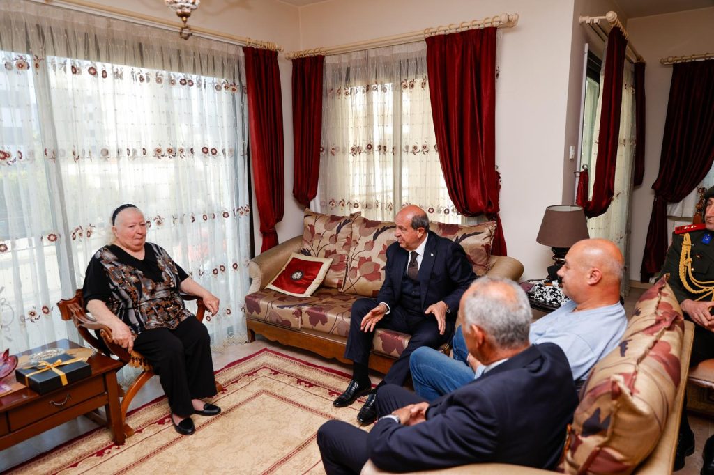 Cumhurbaşkanı Tatar, gazi ve şehit ailesini ziyaret etti – BRTK