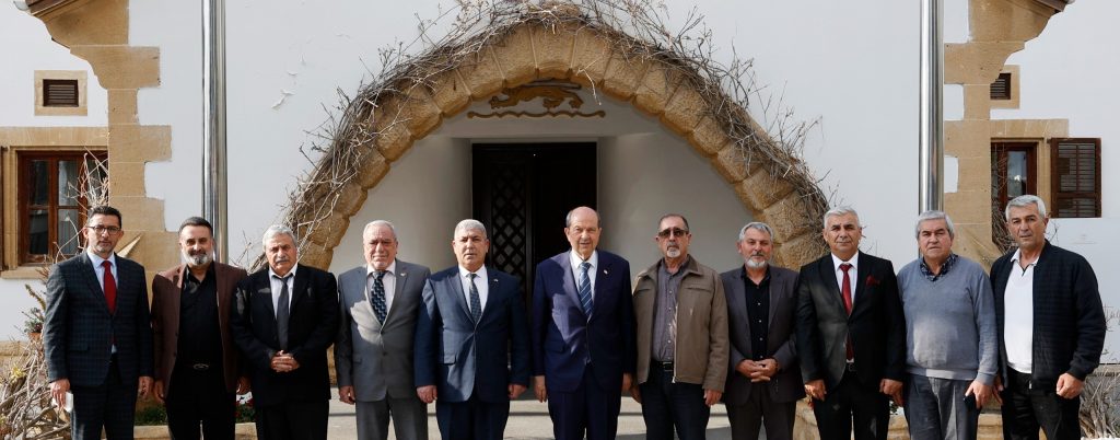 Cumhurbaşkanı Ersin Tatar Çukurovalılar Derneği Başkanı ve Yönetim Kurulunu kabul etti – BRTK