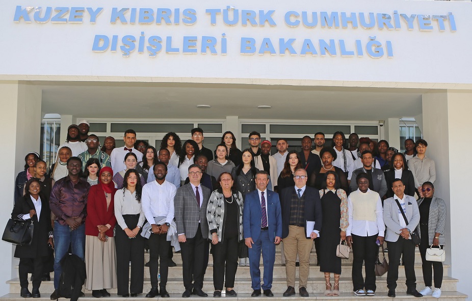 Dışişleri Bakanı Ertuğruloğlu, GAÜ öğrencilerini kabul etti – BRTK