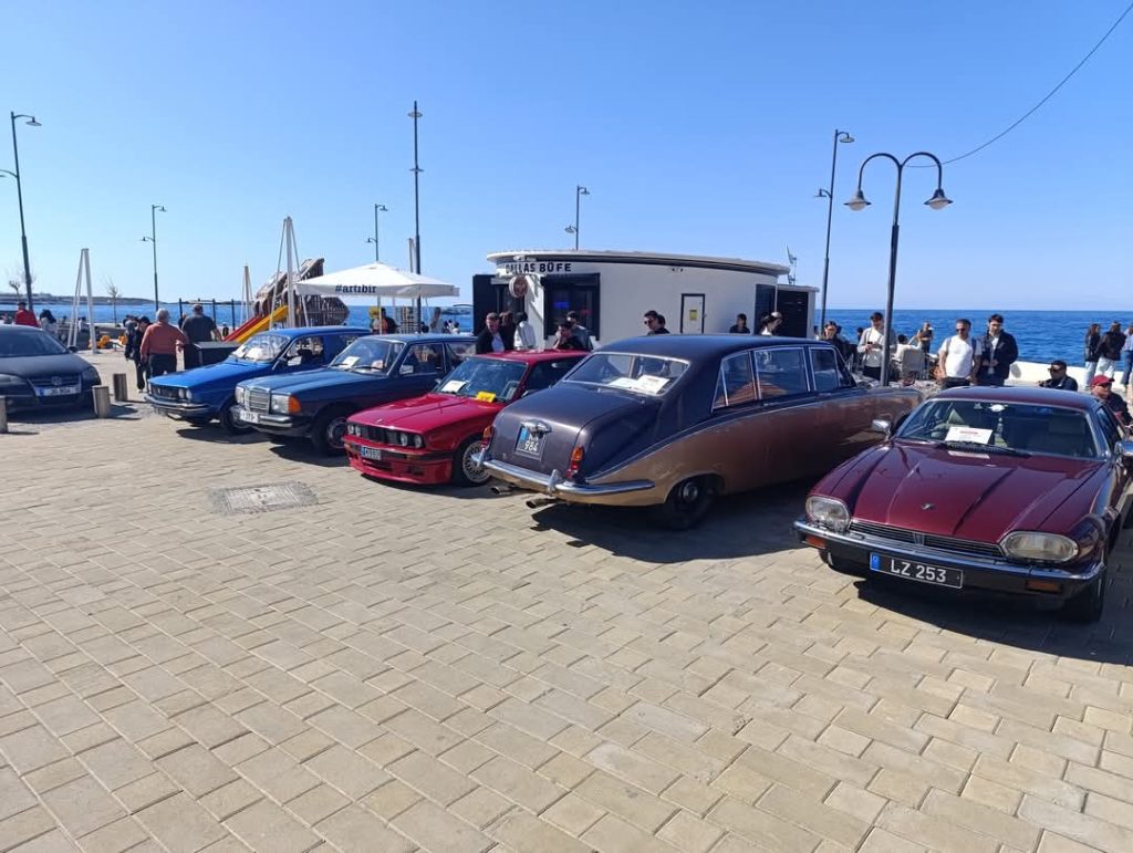 Girne Antik Liman’da, Klasik Otomobil Sergisi’ne katılım yoğun oldu – BRTK