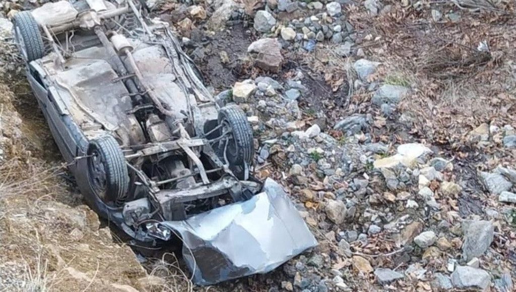 Otomobil dere yatağına yuvarlandı: 1 ölü – Son Dakika Türkiye Haberleri