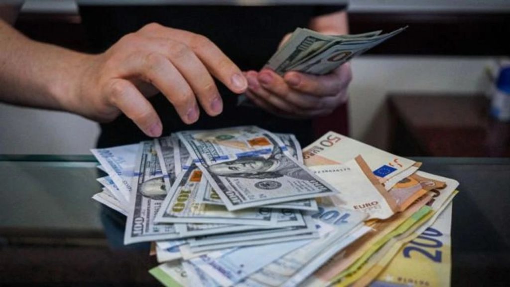 Euro 38,32, sterlin 46,38 dolar ise 36,58 liradan işlem görüyor. – BRTK