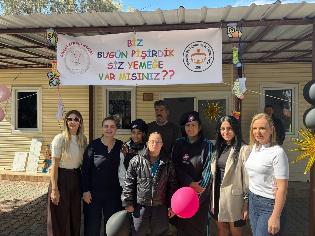 Cengiz Topel Hastanesi’nin bahçesinde Dünya Down Sendromu Günü nedeniyle etkinlik yapıldı – BRTK