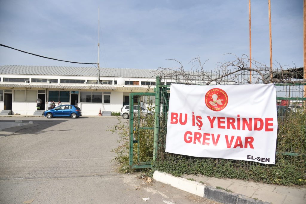 El-Sen, Kıb-Tek Lefkoşa Bölge Amirliği Tesis Şube Bölümünde uyarı grevi yaptı – BRTK