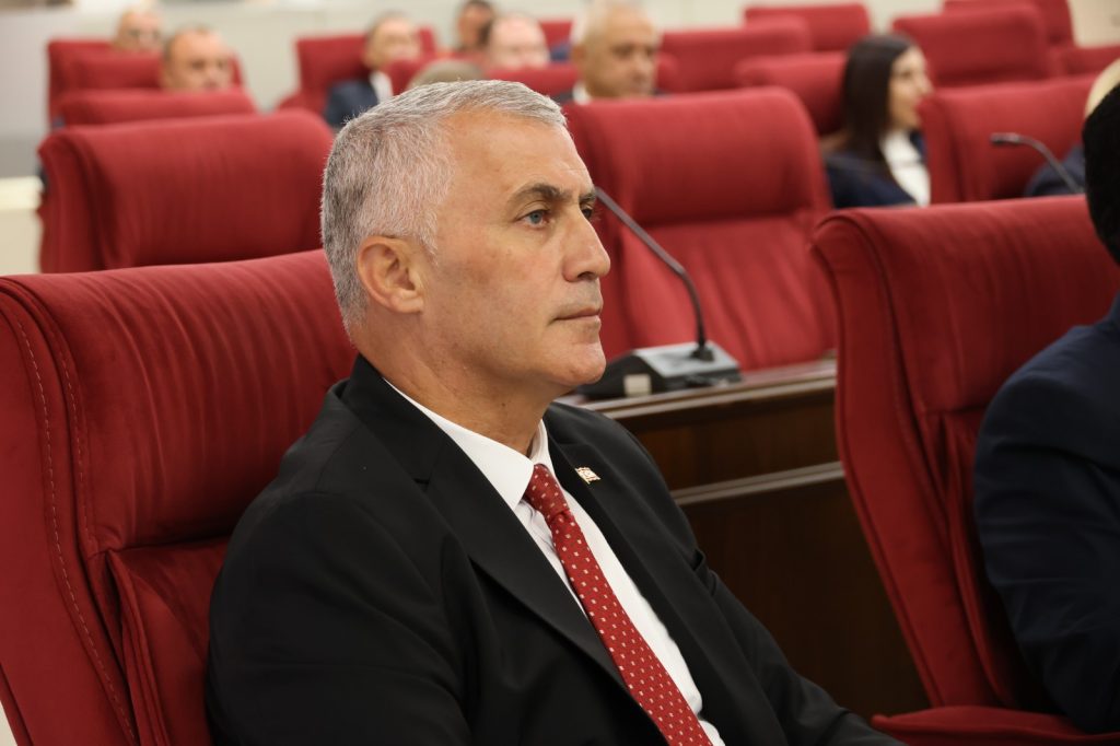 Tüketiciler Derneği, Ekonomi ve Enerji Bakanı Amcaoğlu’nu yılın bakanı seçti – BRTK