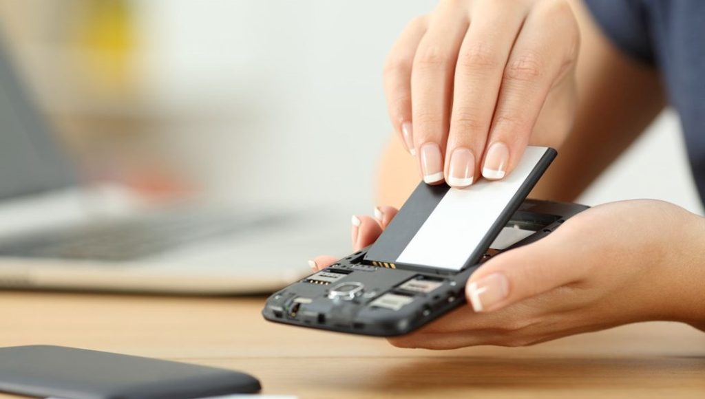 Xiaomi CEO’su, bataryalarının dayanıklılığını ilginç bir yolla kanıtladı: Karpuz Testi – Son Dakika Teknoloji Haberleri