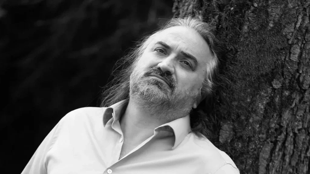 Dr. Gürkut Volkan Konak’ın sahnede hayatını kaybetmesinin ardından acil sağlık müdahale altyapısının önemine dikkat çekti. – BRTK