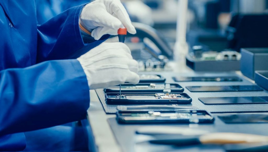 Trump’ın gümrük vergileri teknoloji devini etkiledi: Üretim merkezi Hindistan’a taşındı – Son Dakika Ekonomi Haberleri