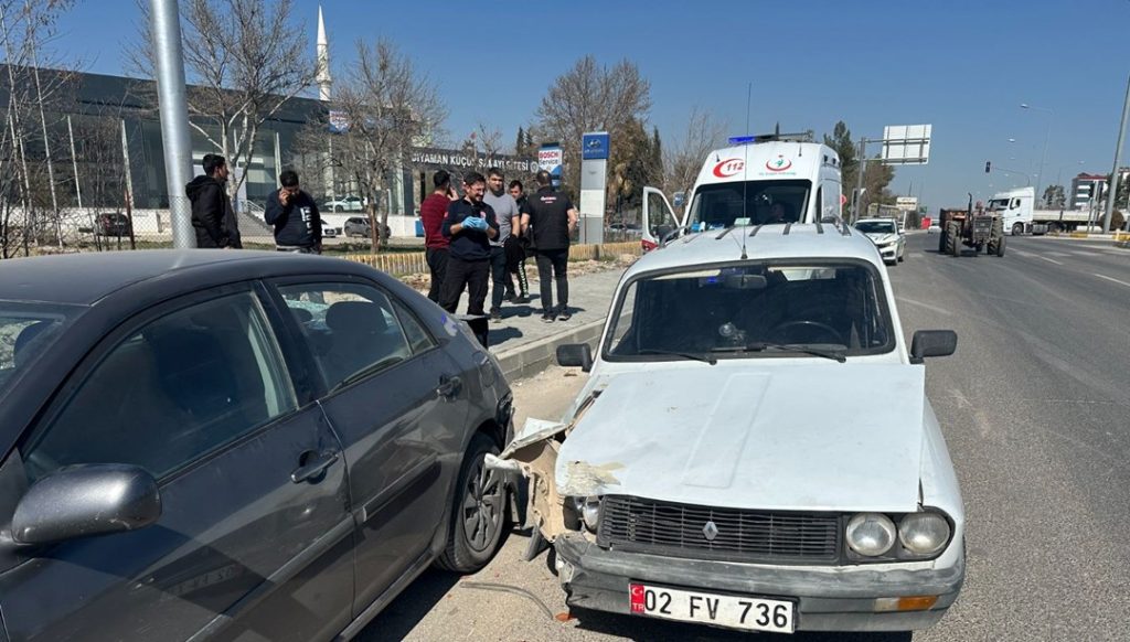 Otomobil park halindeki araca çarptı: 1 yaralı – Son Dakika Türkiye Haberleri