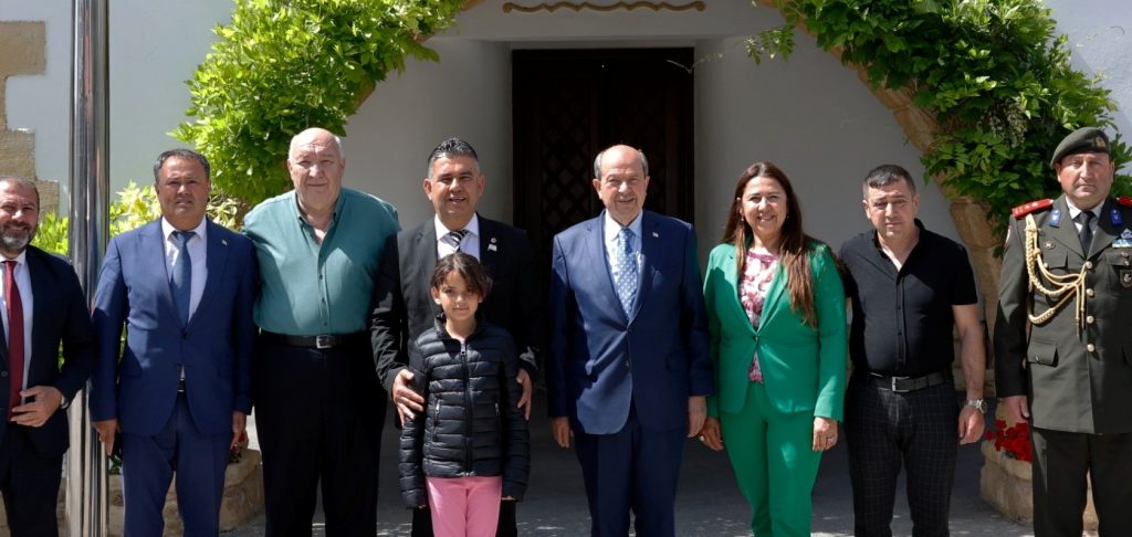 Cumhurbaşkanı Tatar, Türkiye Basketbol Federasyonu Antalya Basketbol İl Temsilcisi ve beraberindeki heyeti kabul etti – BRTK