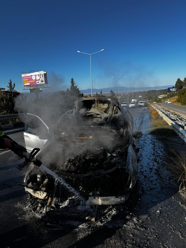 Lefkoşa-Girne ana yolunda araç yangını – BRTK