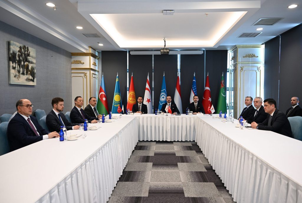 AK Parti Genel Başkan Yardımcısı Zorlu, Türk devletlerinin büyükelçileriyle bir araya geldi – BRTK