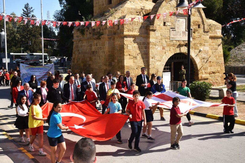 23 Nisan Ulusal Egemenlik ve Çocuk Bayramı kutlamaları çerçevesinde Lefkoşa’da kortej düzenlendi – BRTK