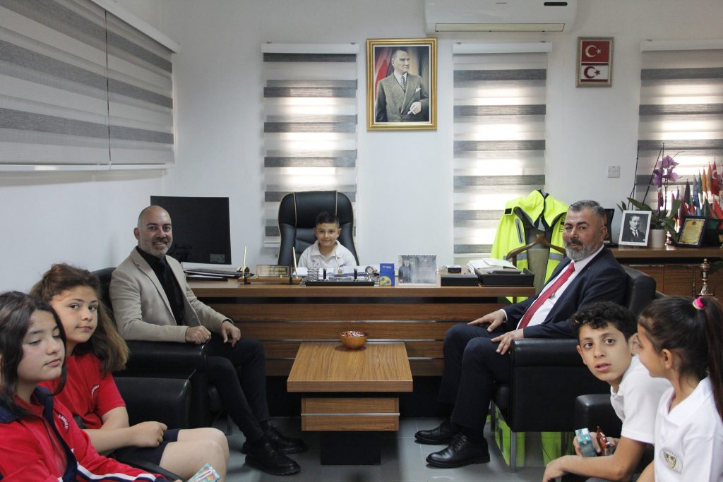 Beyarmudu Belediye Başkanı Bebek bölge ilkokullarından öğrencilerini kabul etti – BRTK