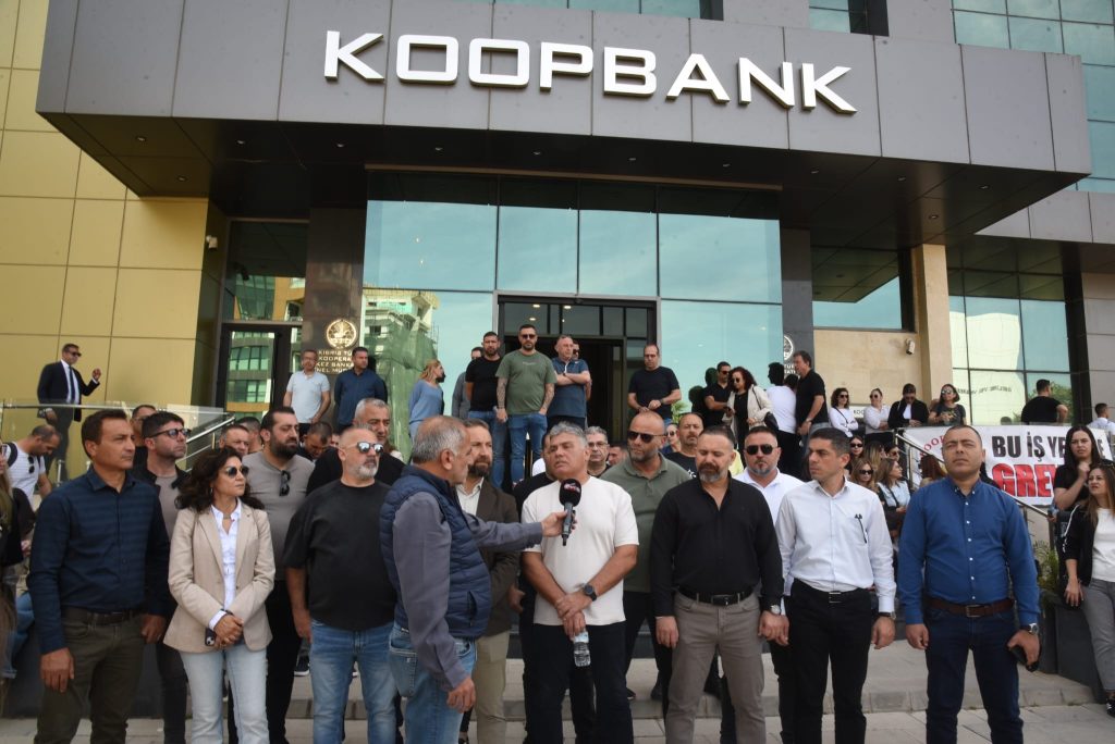 KOOP-Bank şubeleri grevde… “Sıkıntıların çözümü için çağrı yapılana kadar devam edeceğiz” – BRTK