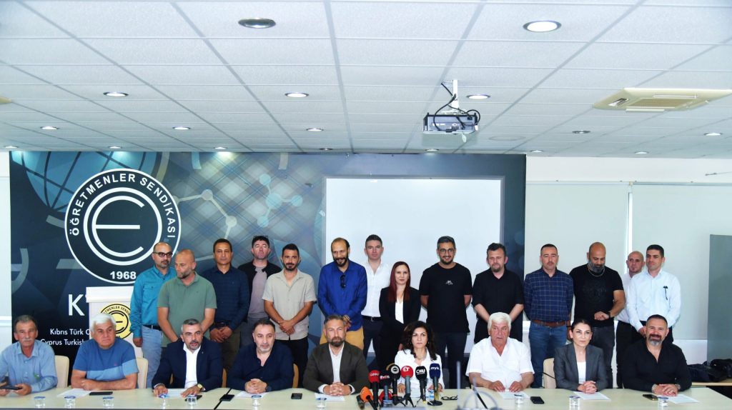 Sendikalar, Disiplin Tüzüğü’ne karşı cuma günü tam gün uyarı grevine gidecek… Aynı günün akşamı Kuğulu Park önünde miting düzenlenecek – BRTK