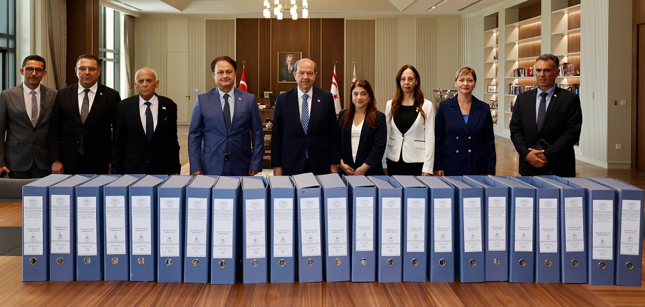 Cumhurbaşkanı Tatar, babası Rüstem Tatar’ın arşivini Milli Arşiv ve Araştırma Dairesi’ne devretti – BRTK