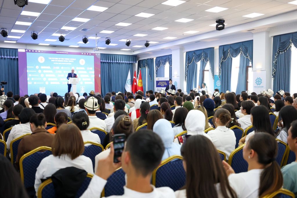 Kırgızistan’da “Türk Dünyasının Geleceği ve Yükselen Yıldızı Gençlik” konferansı düzenlendi – BRTK