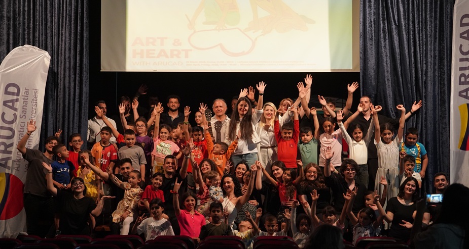 ARUCAD İngilizce Hazırlık Okulundan Lefkoşa Çocuk Merkezi’ndeki çocuklara yönelik 23 Nisan etkinliği – BRTK