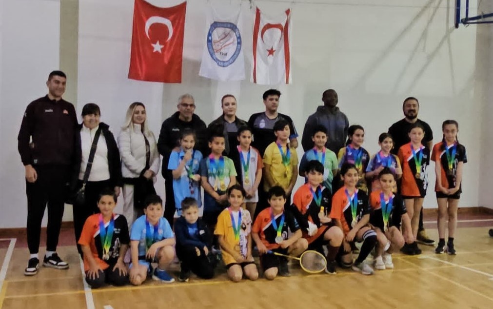 Badminton 11 Yaş Altı mücadelesi – BRTK