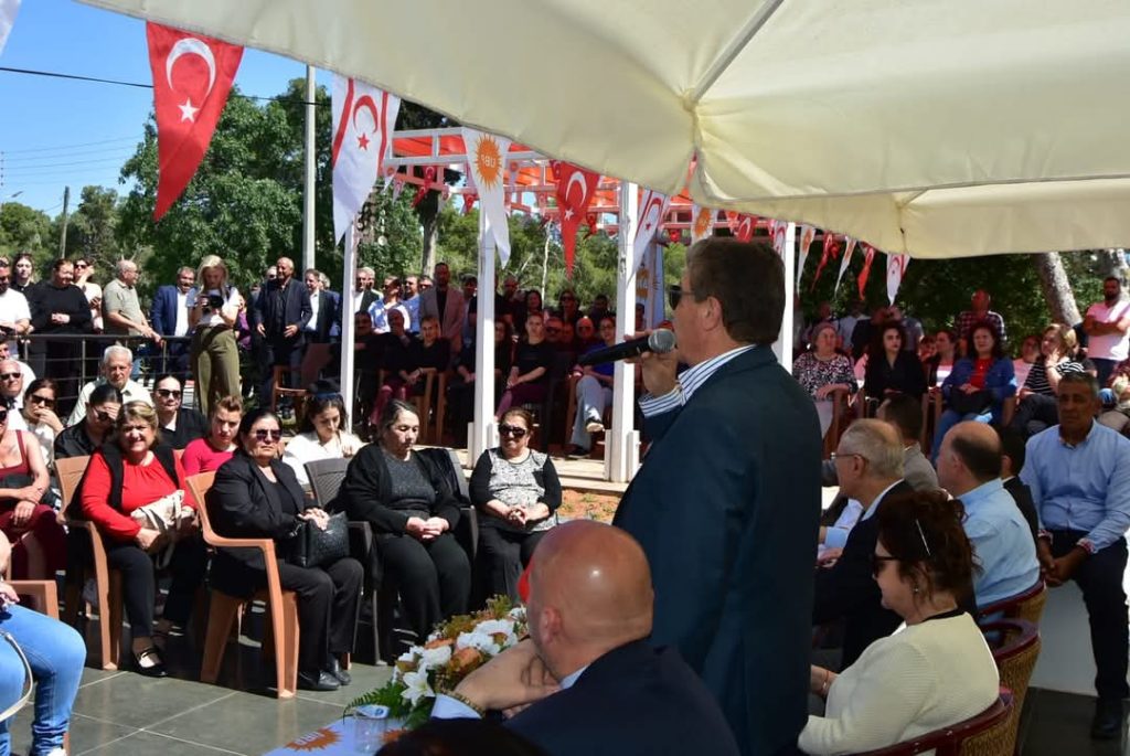 Üstel, Gazimağusa UBP İlçe Binası’nda partililer ile bir araya geldi – BRTK