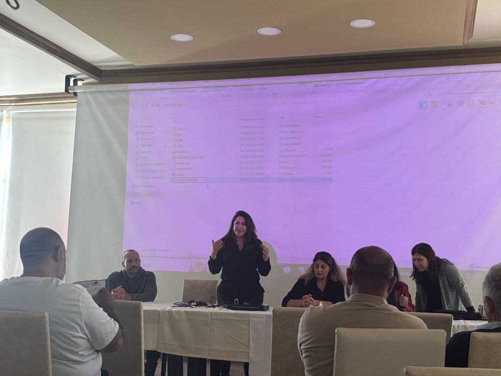 Küçükbaş hayvan üreticileri biyogüvenlik, ölümlerinin önlenmesi, hijyen konularında bilgilendirildi – BRTK