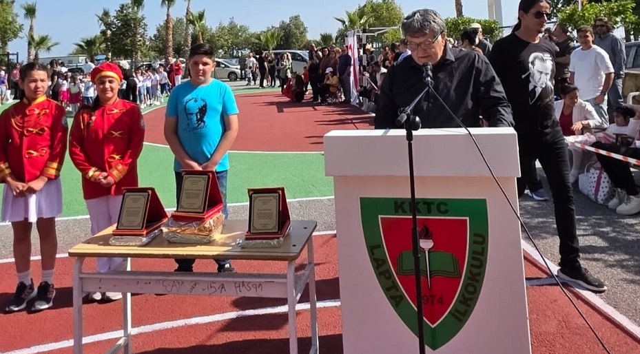 Lapta İlkokulu’nda Esat Faik Muhtaroğlu Kompozisyon Yarışması ödülleri 23 Nisan töreninde verildi – BRTK