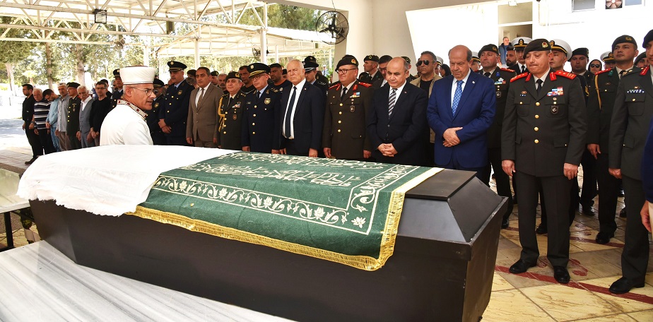 Şehit Teğmen Caner Gönyeli’nin eşi Nükhet Gönyeli toprağa verildi – BRTK