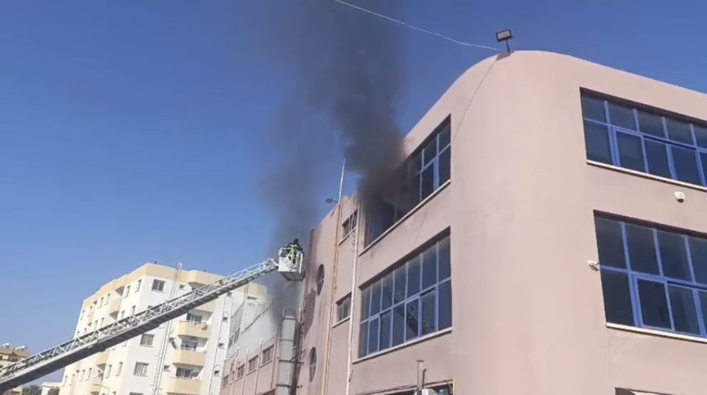 Önder AVM’deki yangının elektrik kablolarının kısa devre yapması sonucu çıktığı bildirildi – BRTK