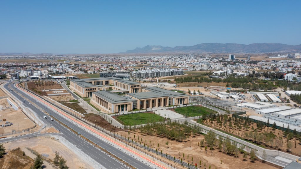 Lefkoşa’daki Cumhurbaşkanlığı ve Meclis Yerleşkesi açılış için gün sayıyor