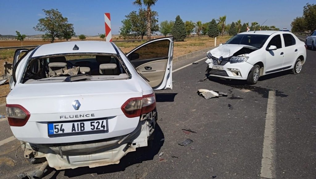Şanlıurfa’da otomobiller çarpıştı: Yaralılar var