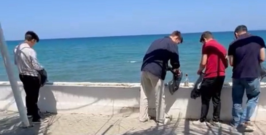 Yedidalga Plajı’nda çevreye gelişi güzel şişeleri atan kişilere ulaşıldı ve yarattıkları kirlilik temizlettirildi – BRTK