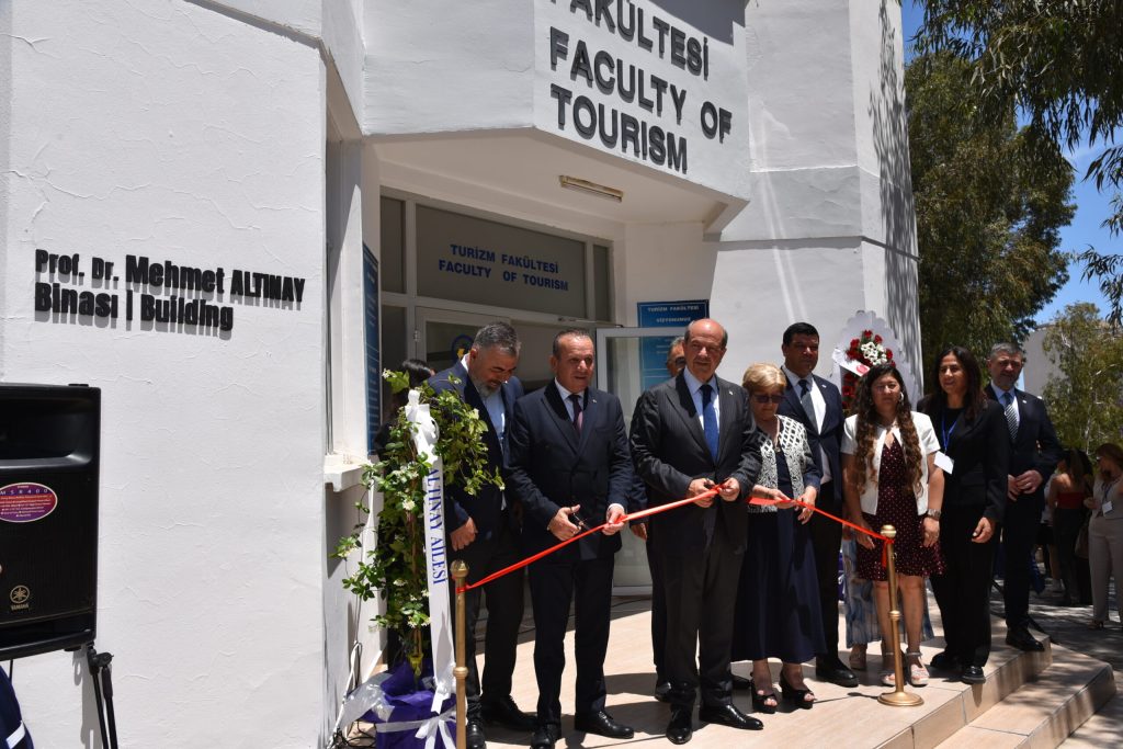 DAÜ’den Prof. Dr. Mehmet Altınay’a vefa… İsmi Turizm Fakültesi’ne verildi – BRTK